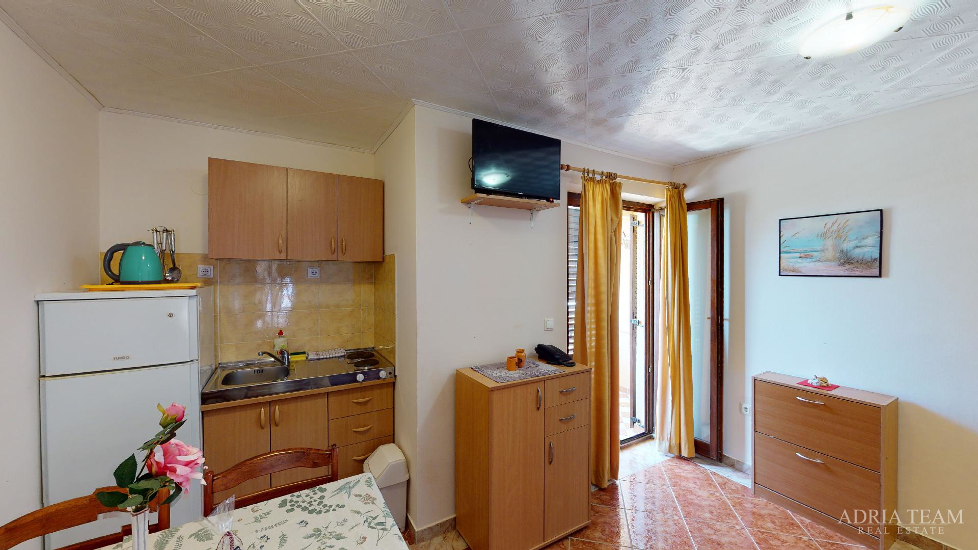 HOTEL S KONOBOM I KROVNOM TERASOM, 1. RED DO MORA - SUKOŠAN