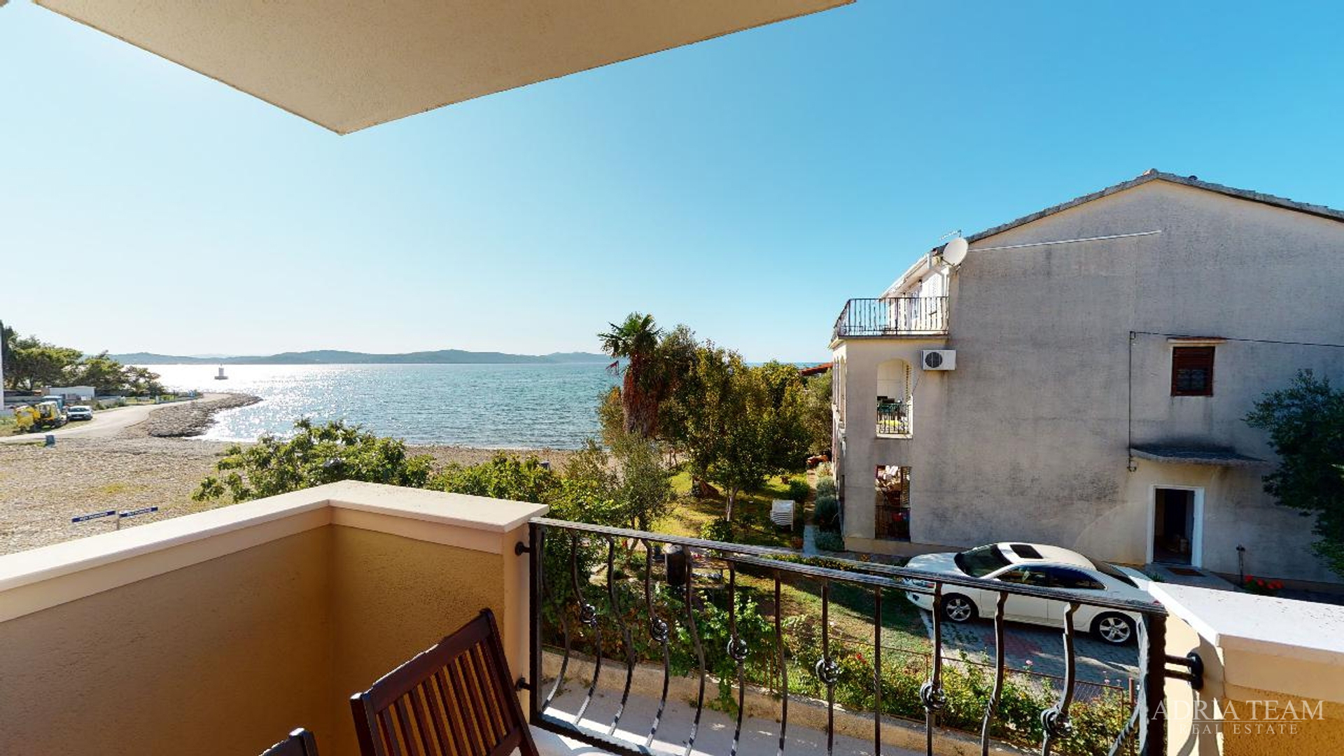 HOTEL S KONOBOM I KROVNOM TERASOM, 1. RED DO MORA - SUKOŠAN