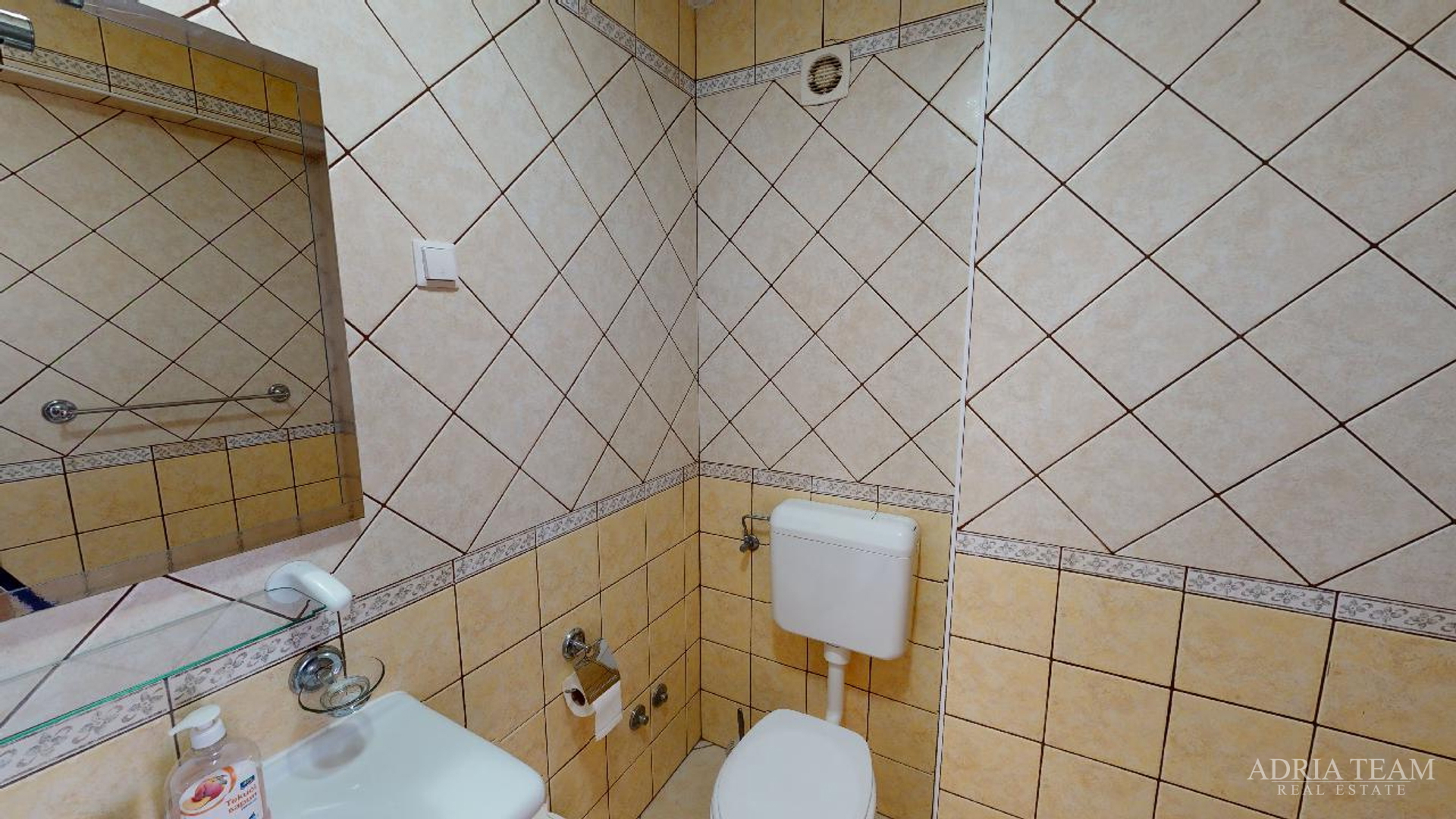 HOTEL S KONOBOM I KROVNOM TERASOM, 1. RED DO MORA - SUKOŠAN