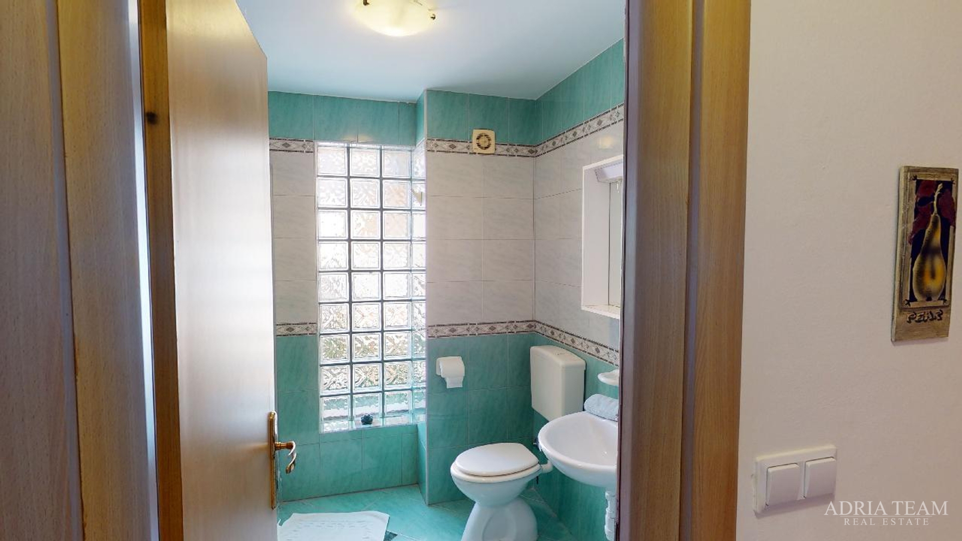 HOTEL S KONOBOM I KROVNOM TERASOM, 1. RED DO MORA - SUKOŠAN