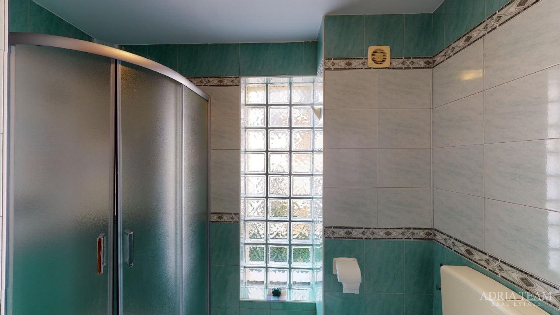 HOTEL S KONOBOM I KROVNOM TERASOM, 1. RED DO MORA - SUKOŠAN