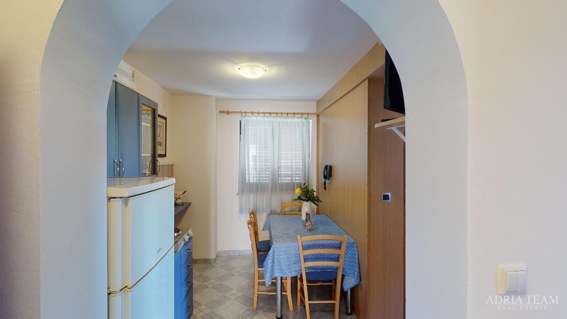 HOTEL S KONOBOM I KROVNOM TERASOM, 1. RED DO MORA - SUKOŠAN