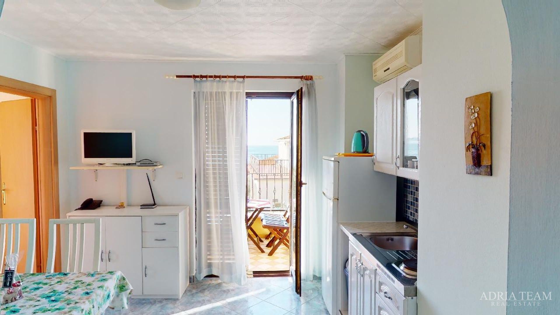 HOTEL S KONOBOM I KROVNOM TERASOM, 1. RED DO MORA - SUKOŠAN