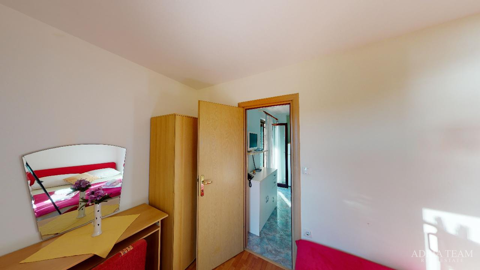 HOTEL S KONOBOM I KROVNOM TERASOM, 1. RED DO MORA - SUKOŠAN