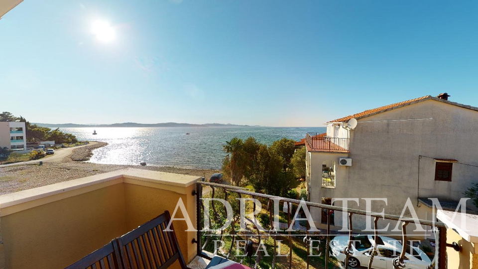 HOTEL WITH TAVERN AND ROOF TERRACE, FIRST ROW TO THE SEA - SUKOŠAN