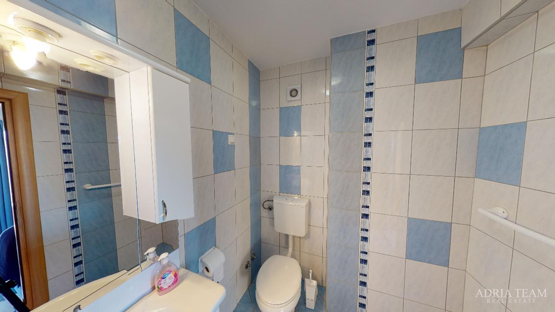 HOTEL S KONOBOM I KROVNOM TERASOM, 1. RED DO MORA - SUKOŠAN