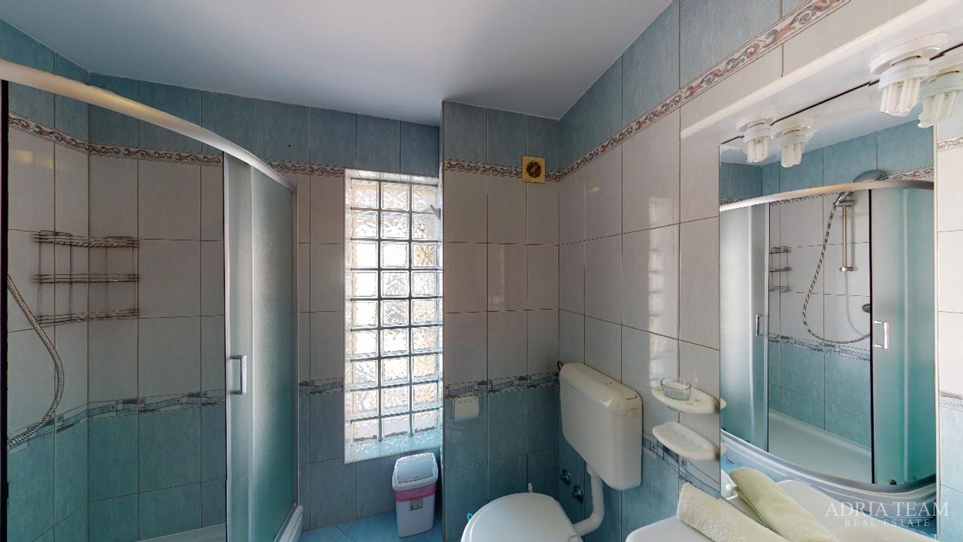 HOTEL S KONOBOM I KROVNOM TERASOM, 1. RED DO MORA - SUKOŠAN