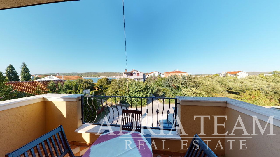 HOTEL WITH TAVERN AND ROOF TERRACE, FIRST ROW TO THE SEA - SUKOŠAN