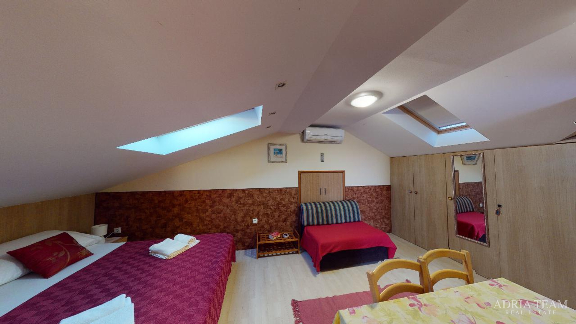 HOTEL S KONOBOM I KROVNOM TERASOM, 1. RED DO MORA - SUKOŠAN