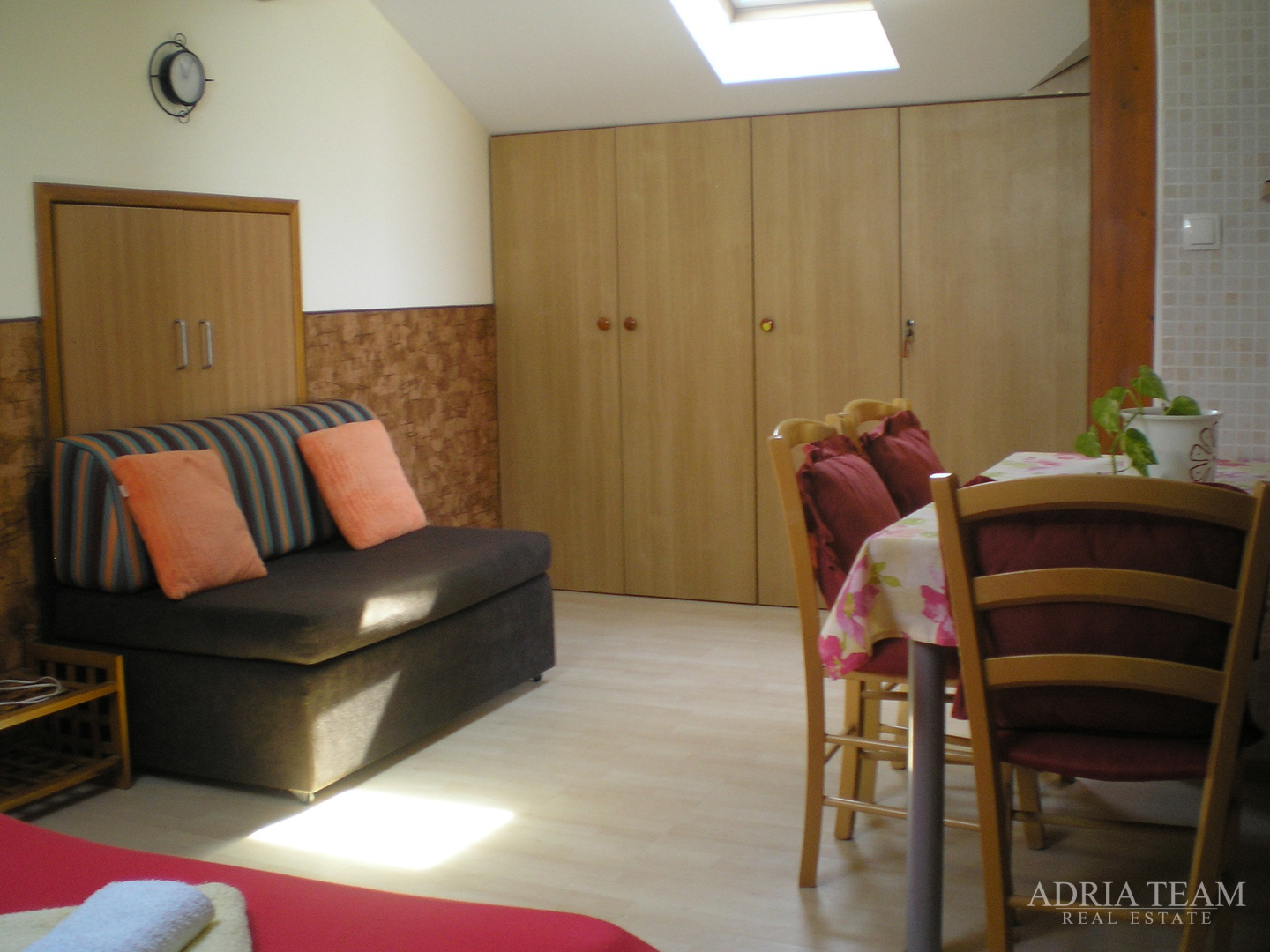 HOTEL S KONOBOM I KROVNOM TERASOM, 1. RED DO MORA - SUKOŠAN