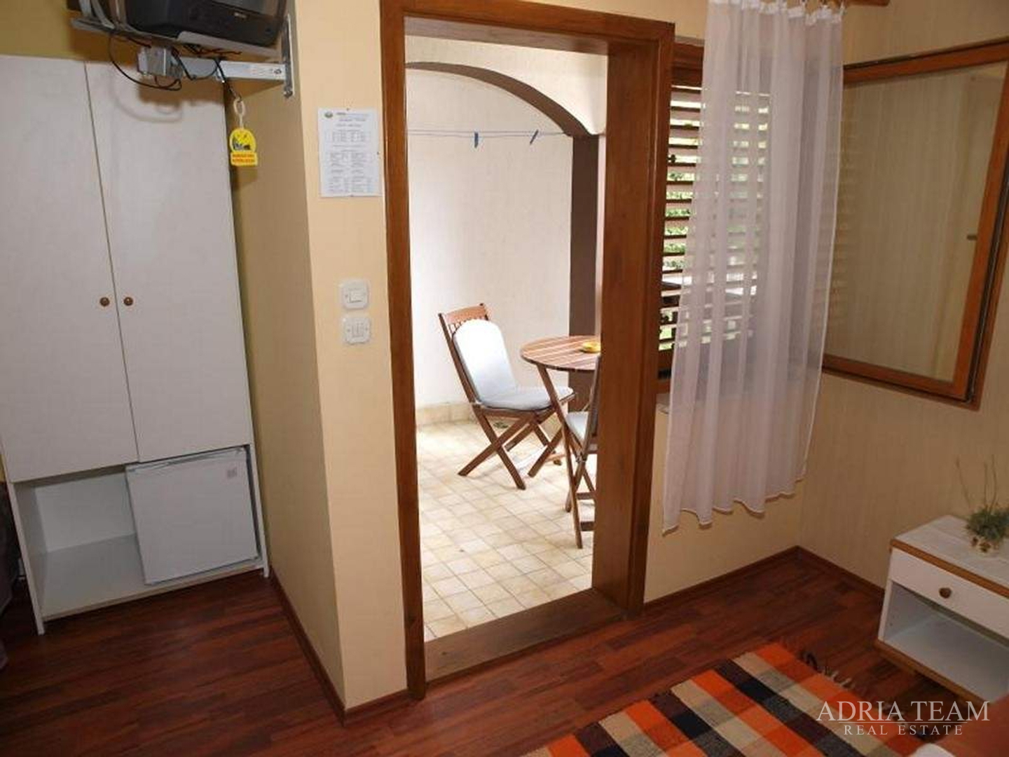 HOTEL 50 m OD MORA - POSEDARJE