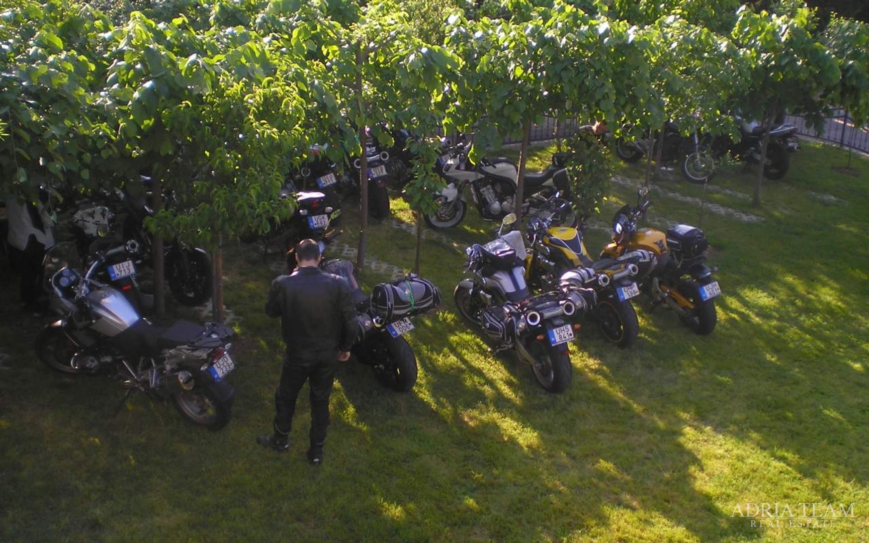 HOTEL 50 m OD MORA - POSEDARJE