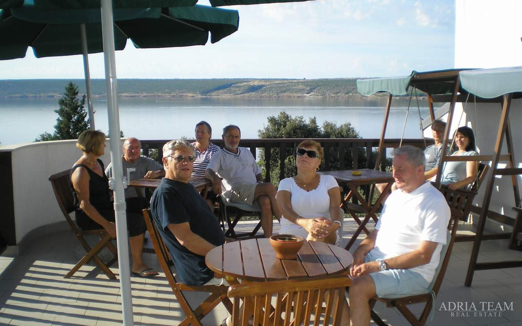 HOTEL 50 m OD MORA - POSEDARJE