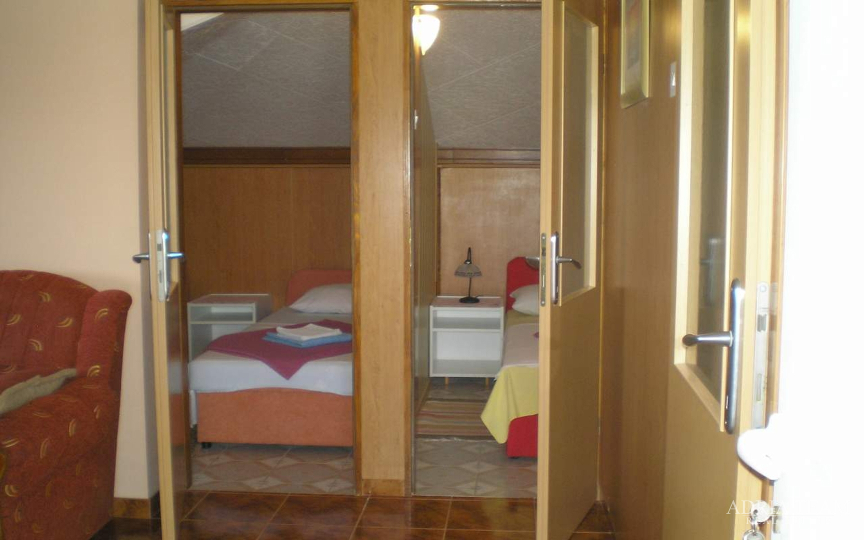 HOTEL 50 m OD MORA - POSEDARJE