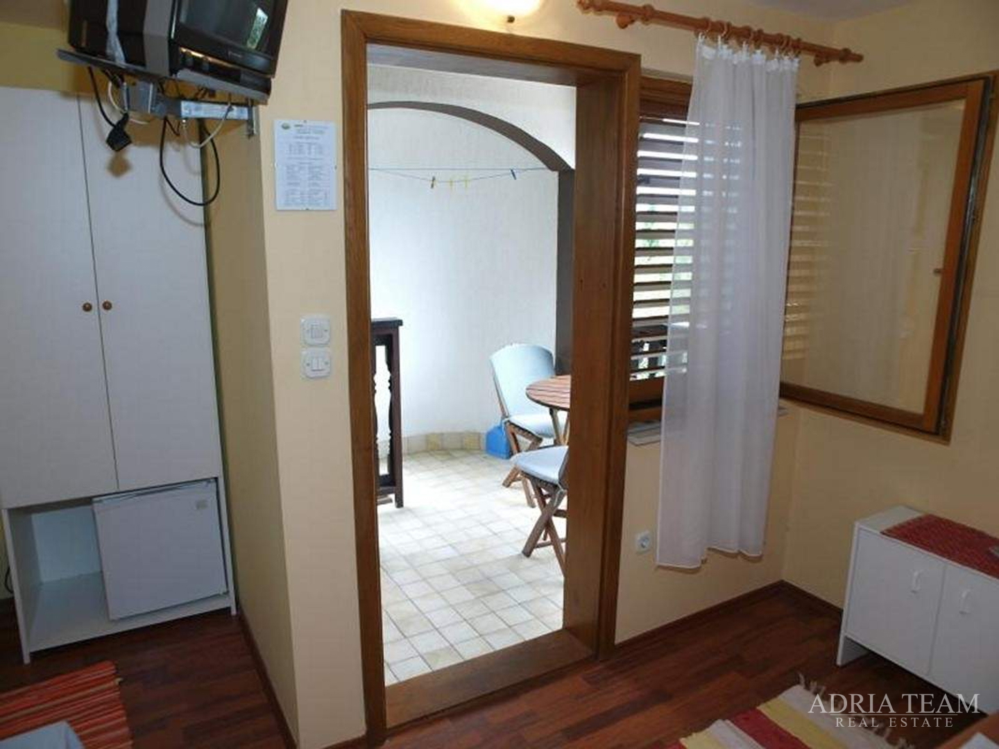 HOTEL 50 m OD MORA - POSEDARJE