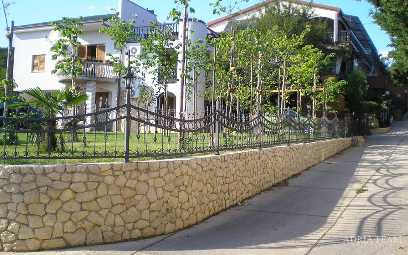 HOTEL 50 m OD MORA - POSEDARJE