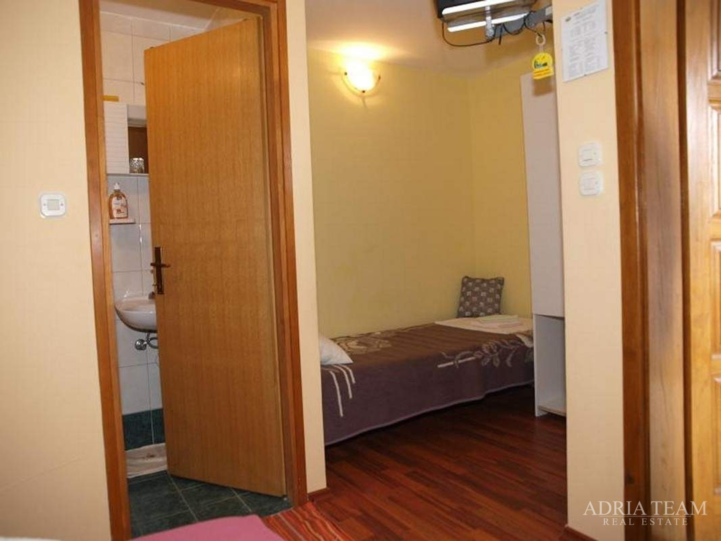 HOTEL 50 m OD MORA - POSEDARJE