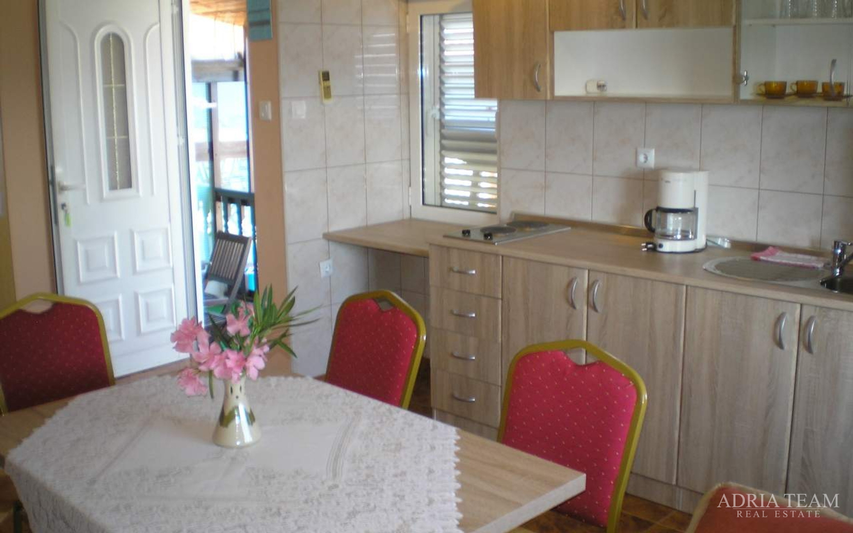 HOTEL 50 m OD MORA - POSEDARJE