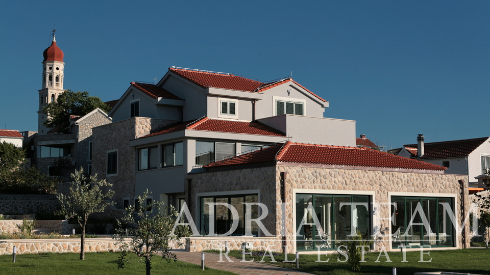 LUXURY VILLA 100 m FROM MARINA - BETINA, MURTER