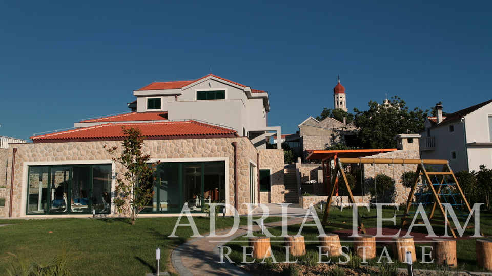 LUXURY VILLA 100 m FROM MARINA - BETINA, MURTER