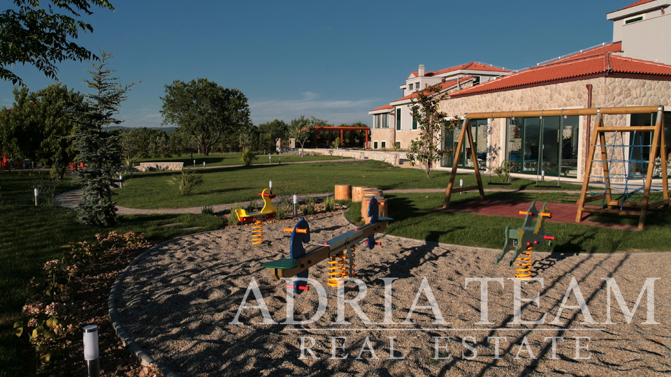 LUXURY VILLA 100 m FROM MARINA - BETINA, MURTER