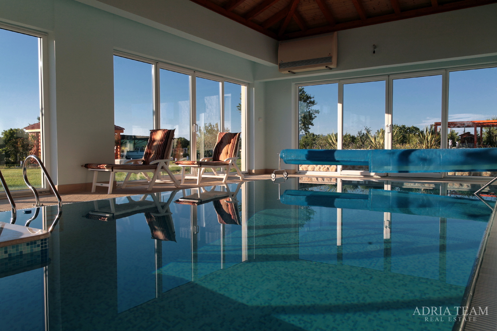 LUKSUZNA VILA 100 m OD MARINE - BETINA, MURTER