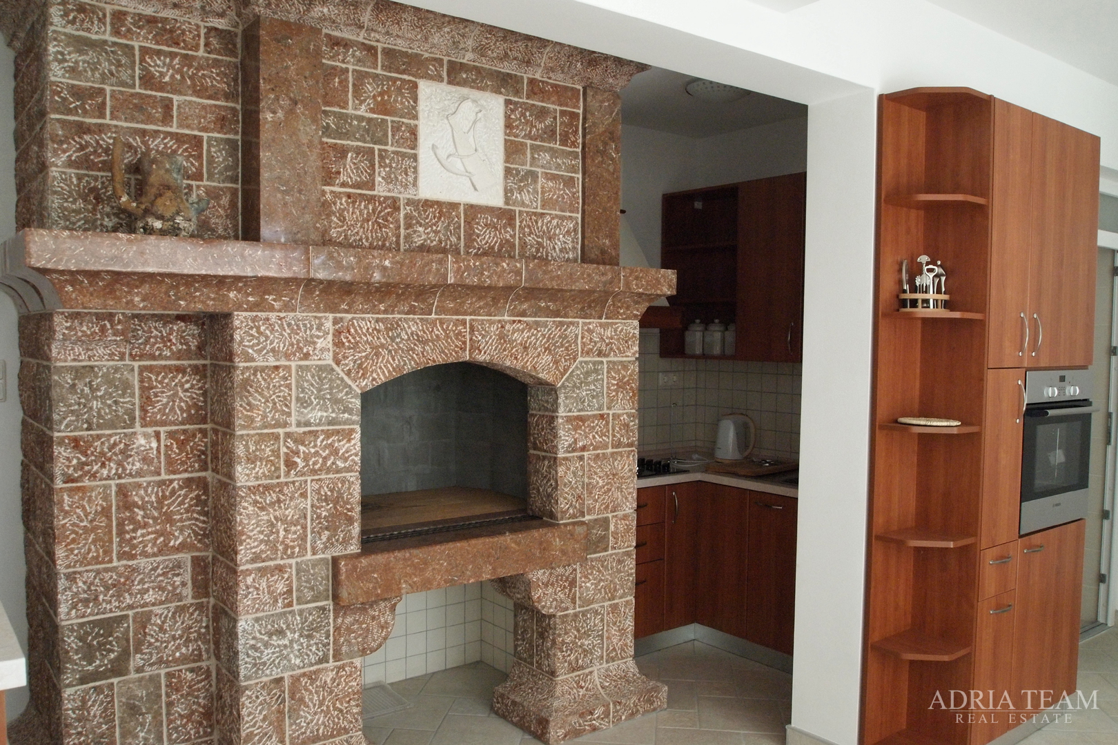 LUKSUZNA VILA 100 m OD MARINE - BETINA, MURTER