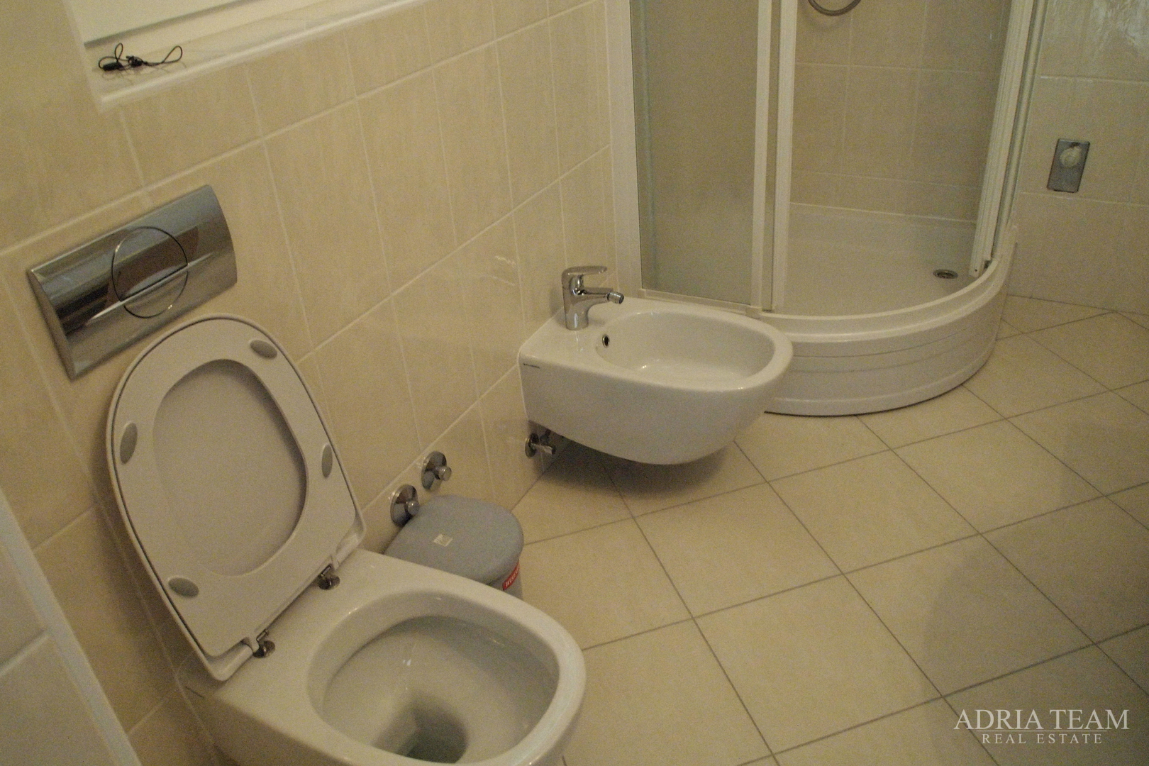 LUKSUZNA VILA 100 m OD MARINE - BETINA, MURTER