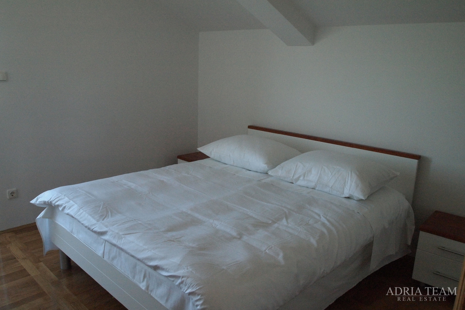 LUKSUZNA VILA 100 m OD MARINE - BETINA, MURTER