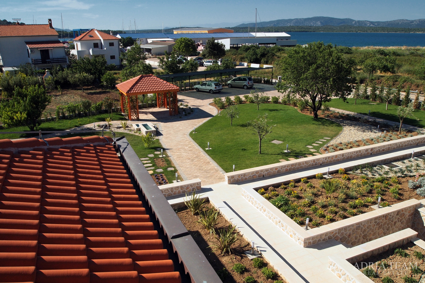 LUKSUZNA VILA 100 m OD MARINE - BETINA, MURTER