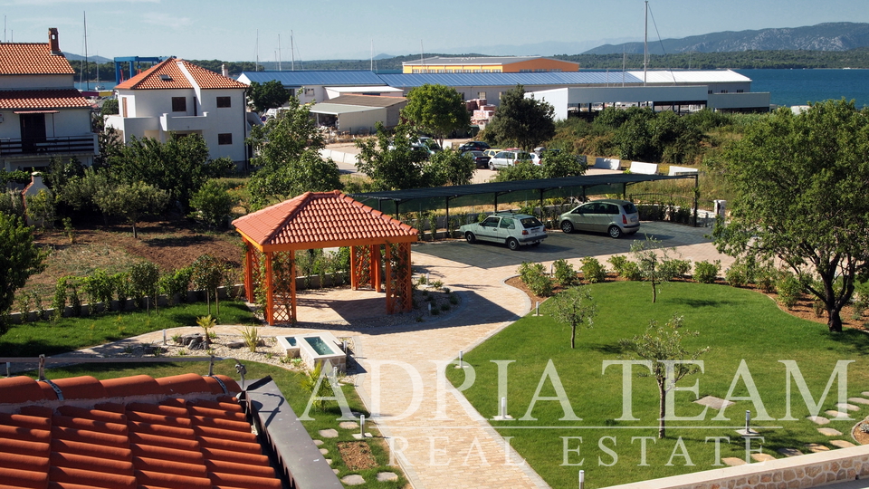 LUXURY VILLA 100 m FROM MARINA - BETINA, MURTER