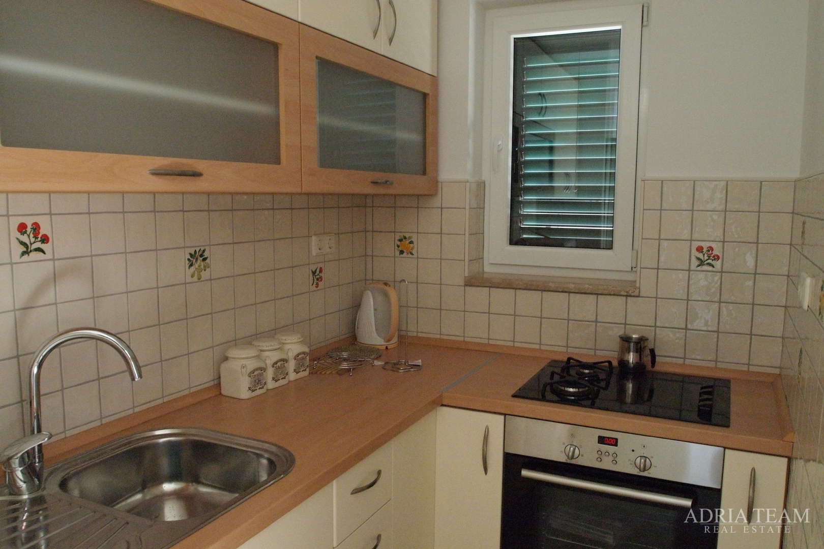 LUKSUZNA VILA 100 m OD MARINE - BETINA, MURTER