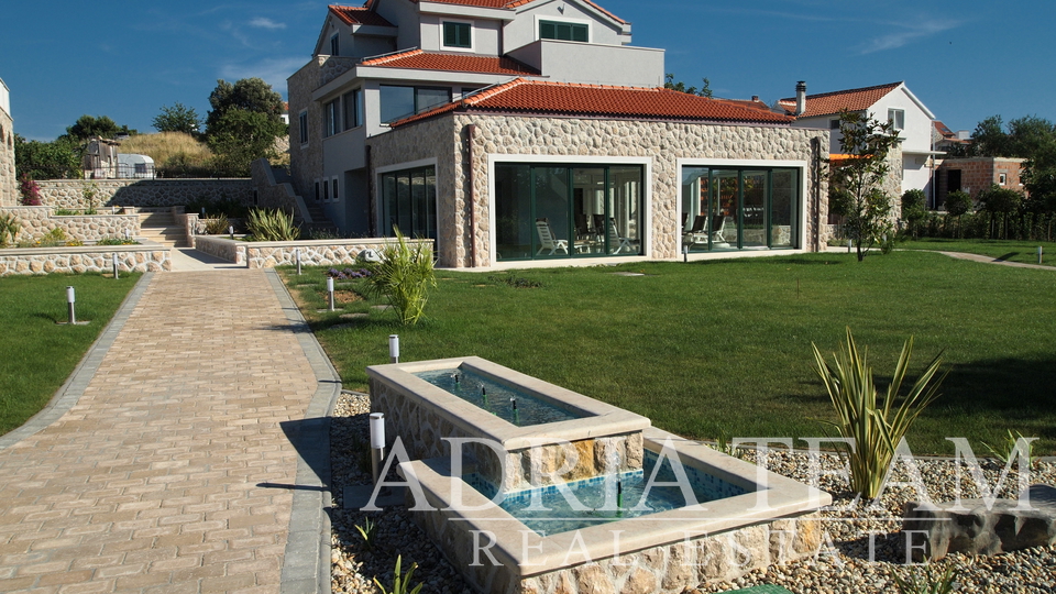 LUXURY VILLA 100 m FROM MARINA - BETINA, MURTER