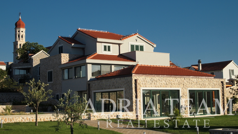 LUXURY VILLA 100 m FROM MARINA - BETINA, MURTER