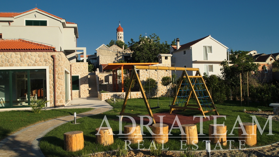 LUXURY VILLA 100 m FROM MARINA - BETINA, MURTER