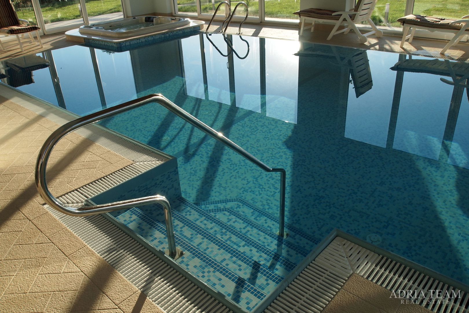 LUKSUZNA VILA 100 m OD MARINE - BETINA, MURTER