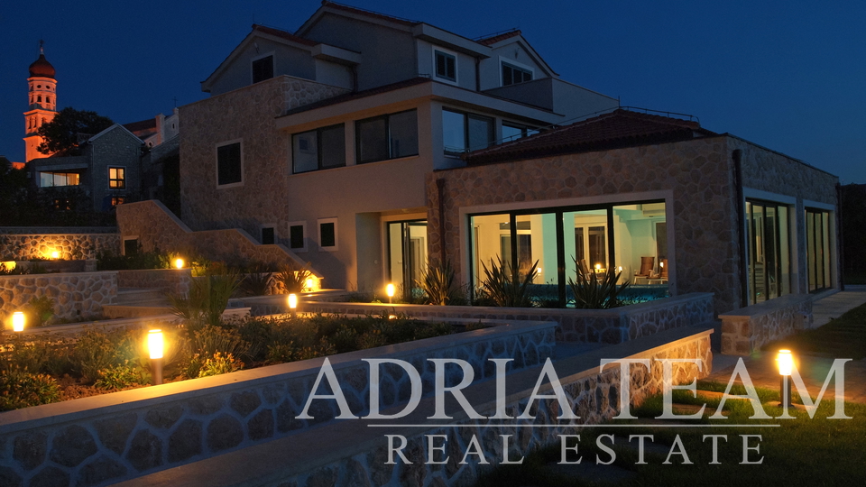 LUXURY VILLA 100 m FROM MARINA - BETINA, MURTER