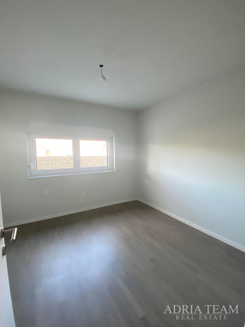 APARTMANI U NOVOGRADNJI S POGLEDOM NA MORE, MIRNA I TIHA POZICIJA!! PAG