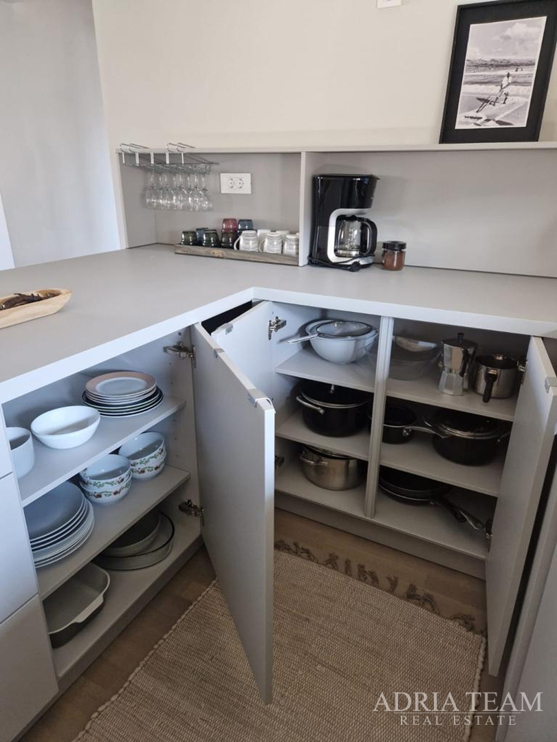 APARTMANI U NOVOGRADNJI S POGLEDOM NA MORE, MIRNA I TIHA POZICIJA!! PAG