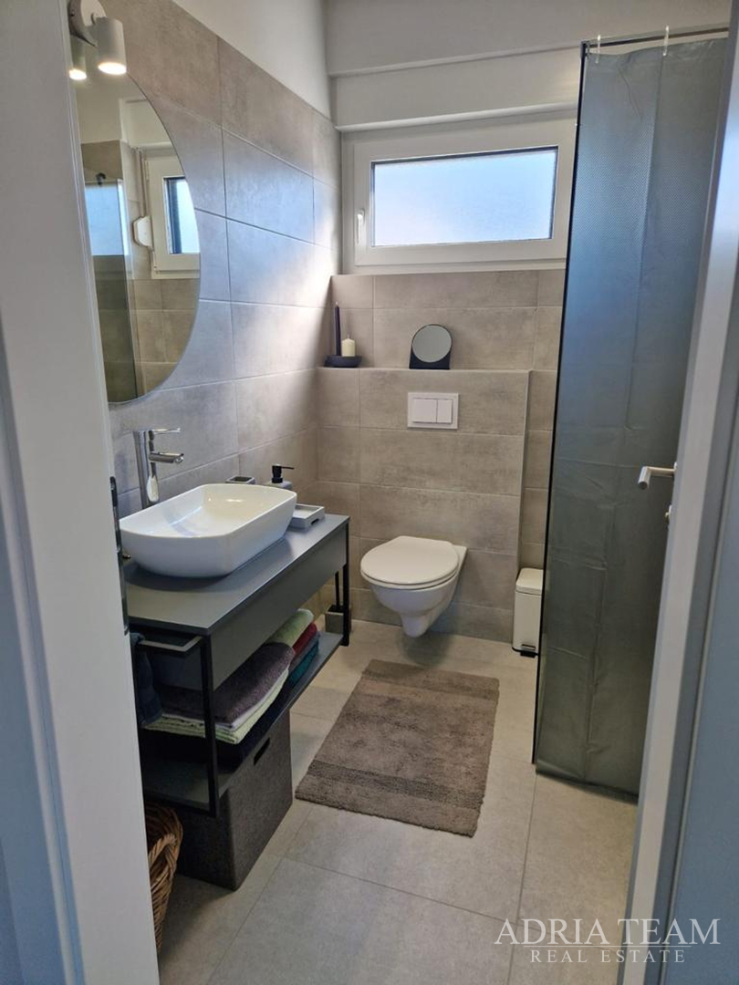 APARTMANI U NOVOGRADNJI S POGLEDOM NA MORE, MIRNA I TIHA POZICIJA!! PAG
