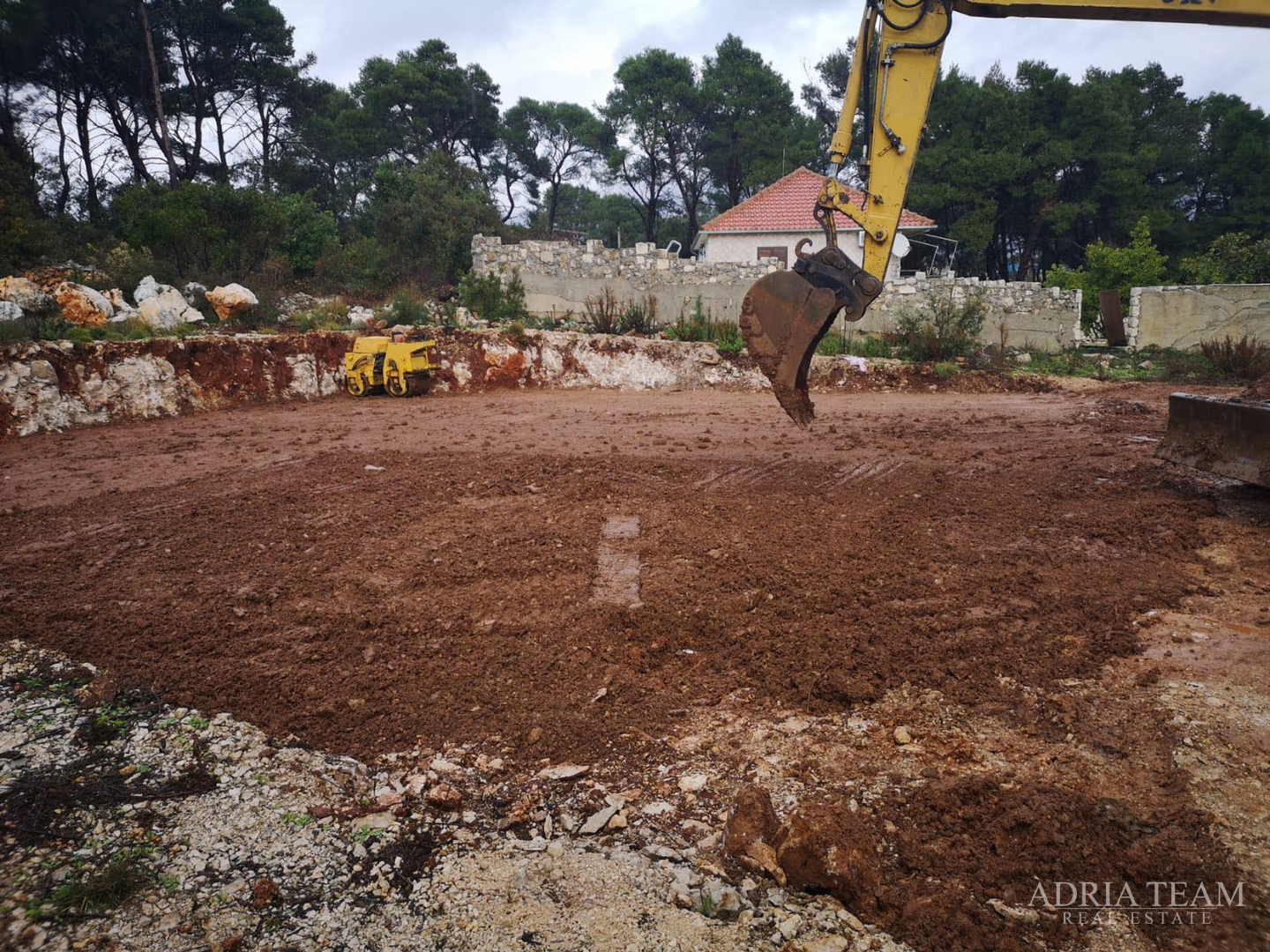 FENOMENALE GELEGENHEIT AN TOP-LAGE!! KOMPLEX AUS DREI OBJEKTEN, 10 M VOM MEER, HVAR - SUĆURAJ