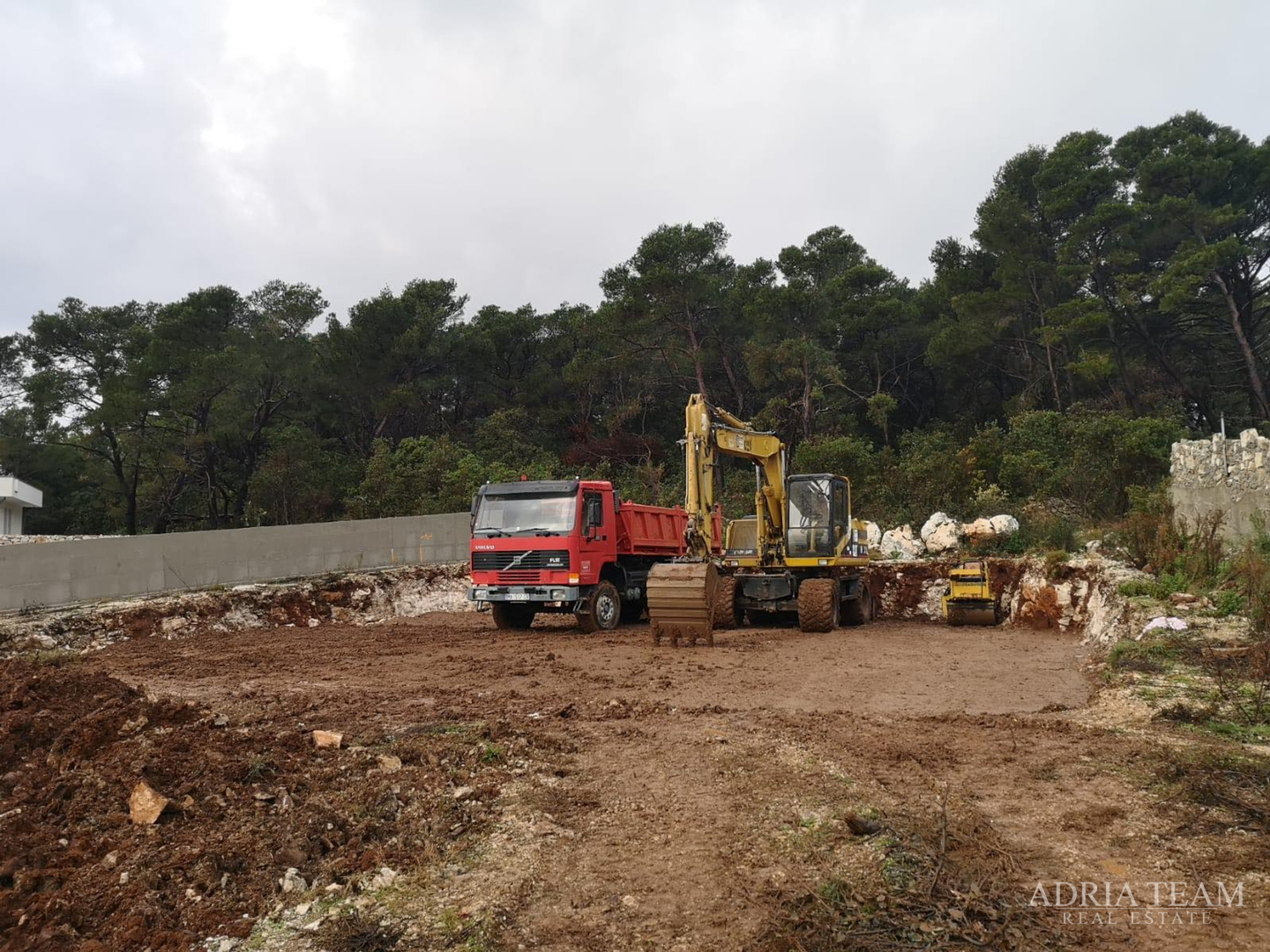 FENOMENALE GELEGENHEIT AN TOP-LAGE!! KOMPLEX AUS DREI OBJEKTEN, 10 M VOM MEER, HVAR - SUĆURAJ