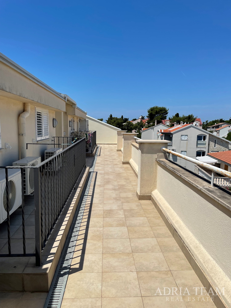 APARTMENT, 1ST ROW TO THE SEA, ON A BEAUTIFUL BEACH WITH BIG TERRACE - TURANJ