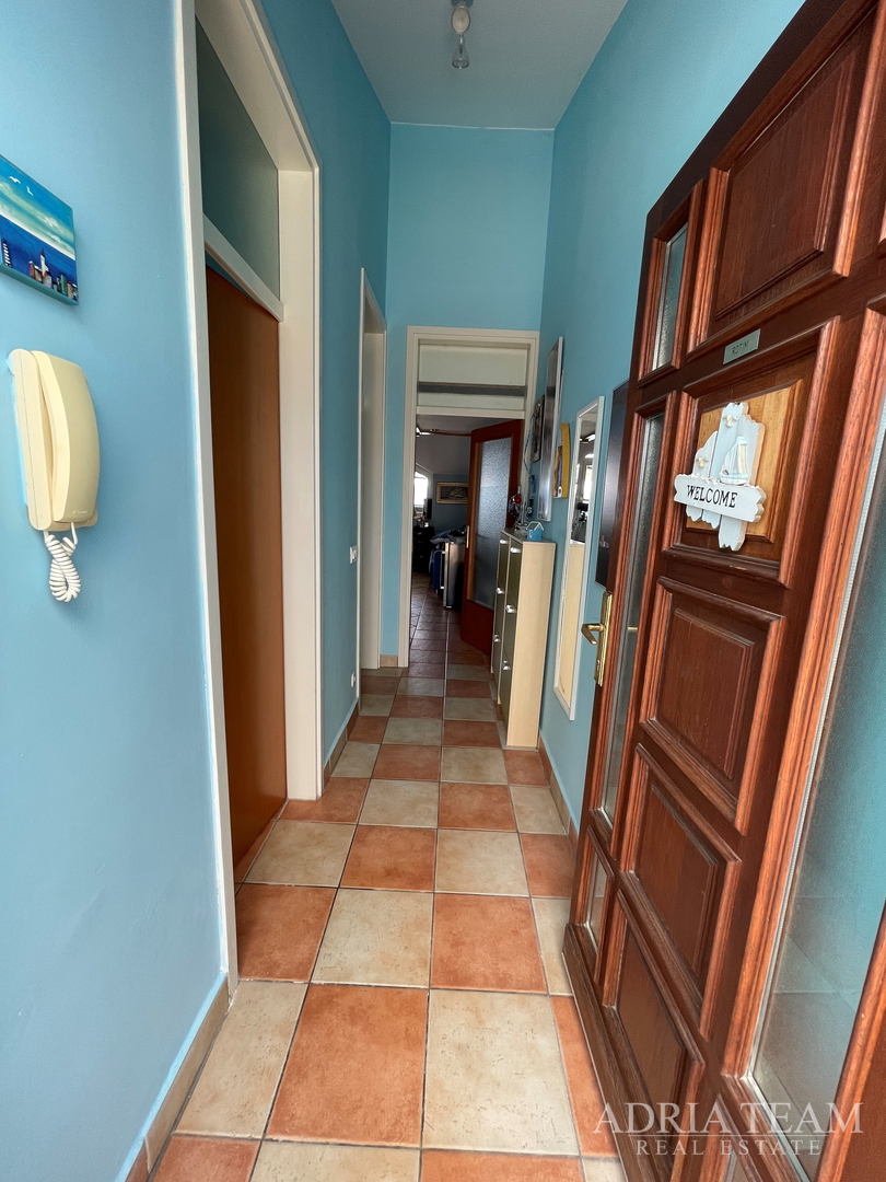 APARTMENT, 1ST ROW TO THE SEA, ON A BEAUTIFUL BEACH WITH BIG TERRACE - TURANJ