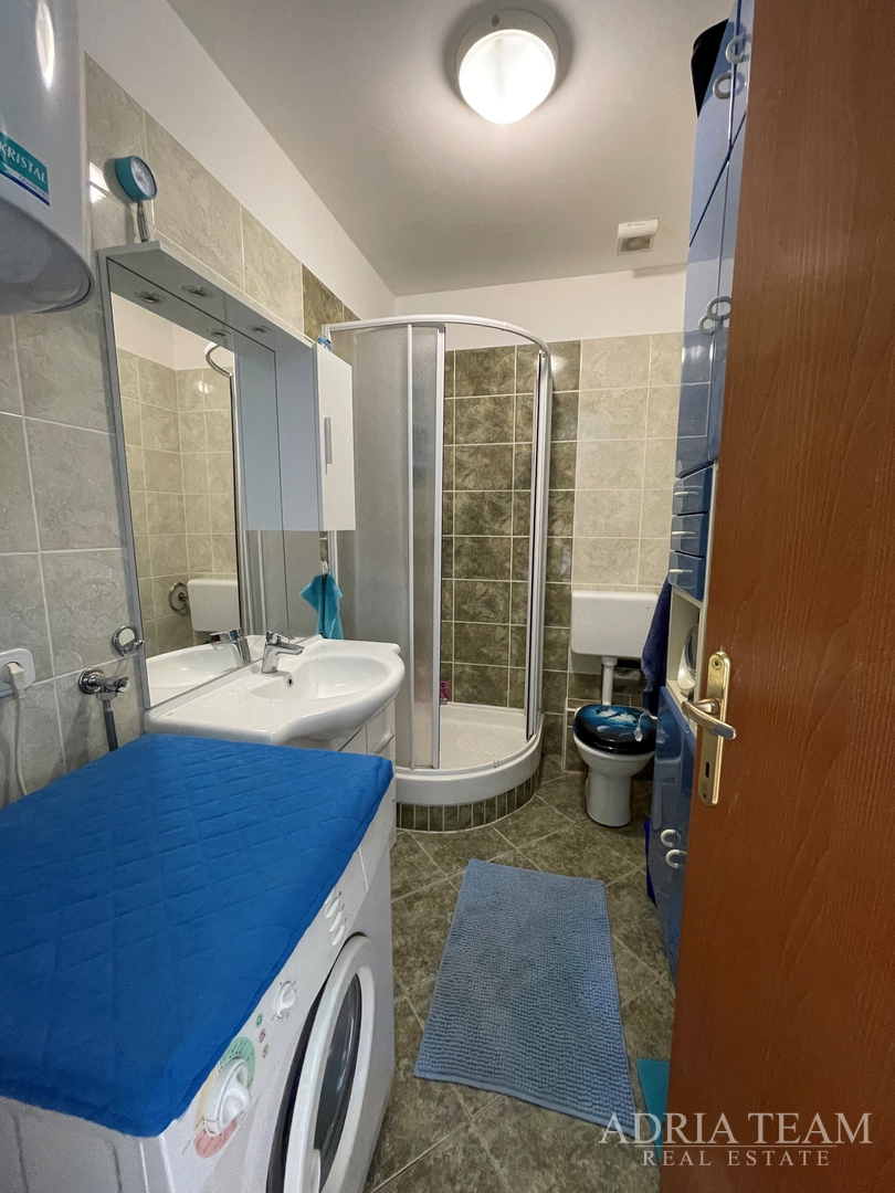 APARTMENT, 1ST ROW TO THE SEA, ON A BEAUTIFUL BEACH WITH BIG TERRACE - TURANJ