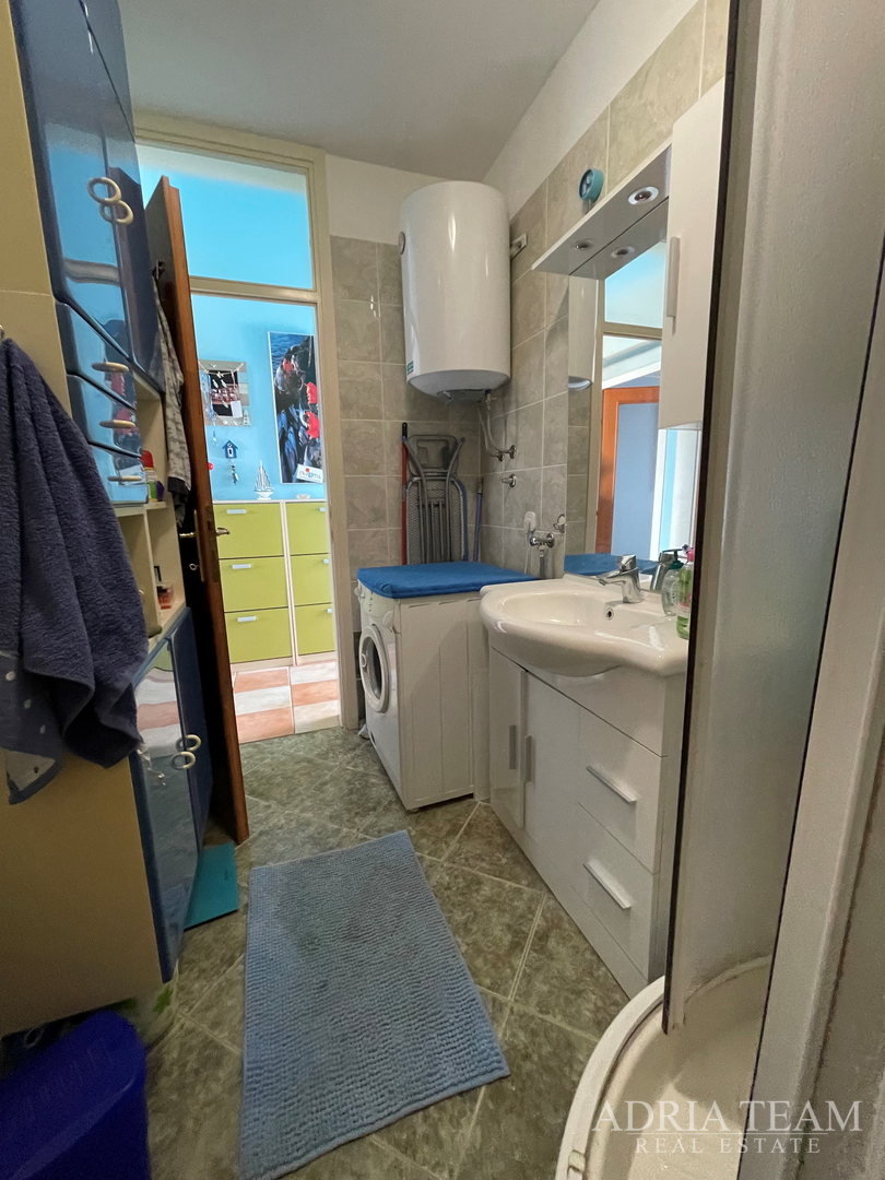 APARTMENT, 1ST ROW TO THE SEA, ON A BEAUTIFUL BEACH WITH BIG TERRACE - TURANJ