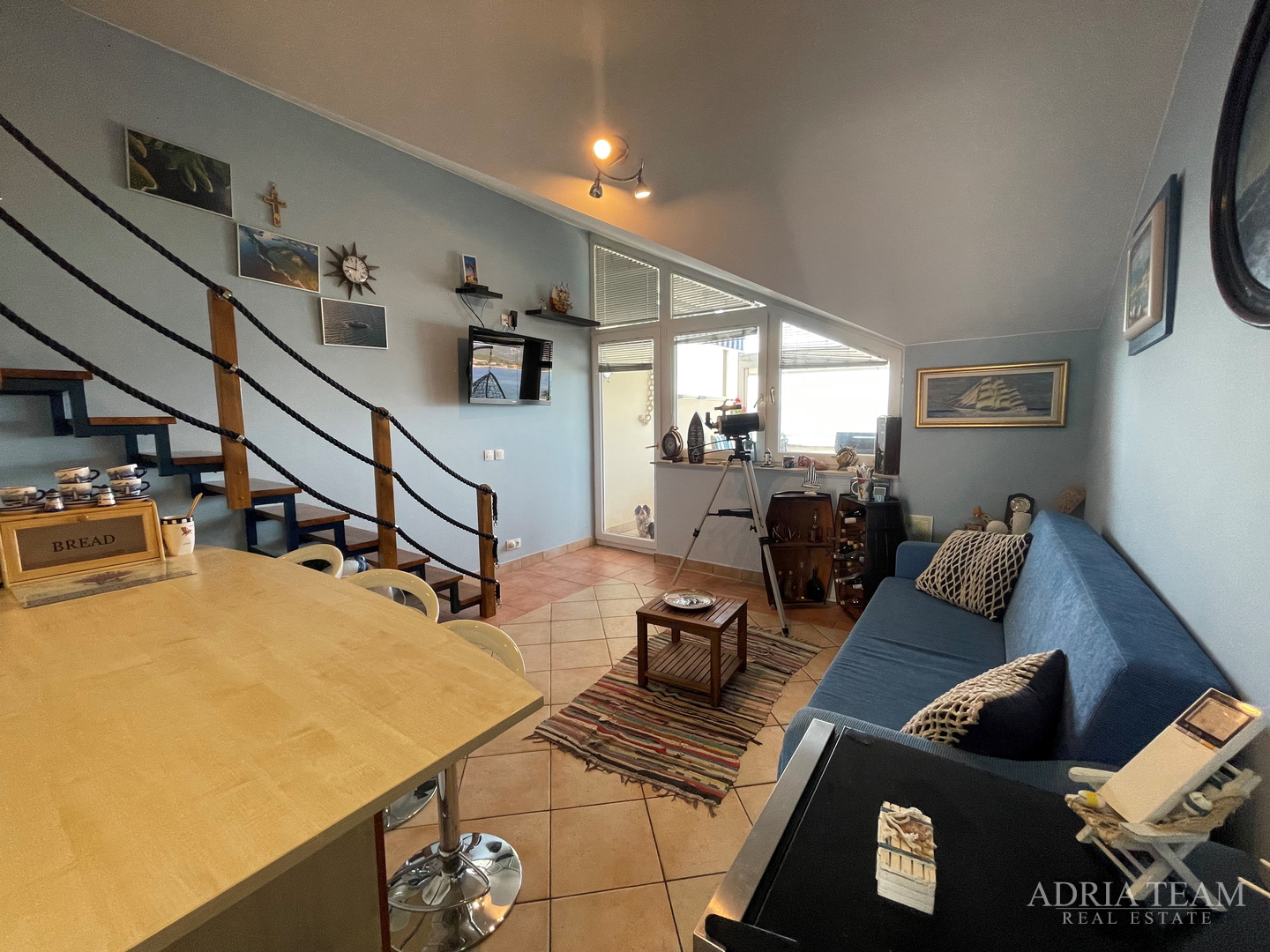 APARTMENT, 1ST ROW TO THE SEA, ON A BEAUTIFUL BEACH WITH BIG TERRACE - TURANJ