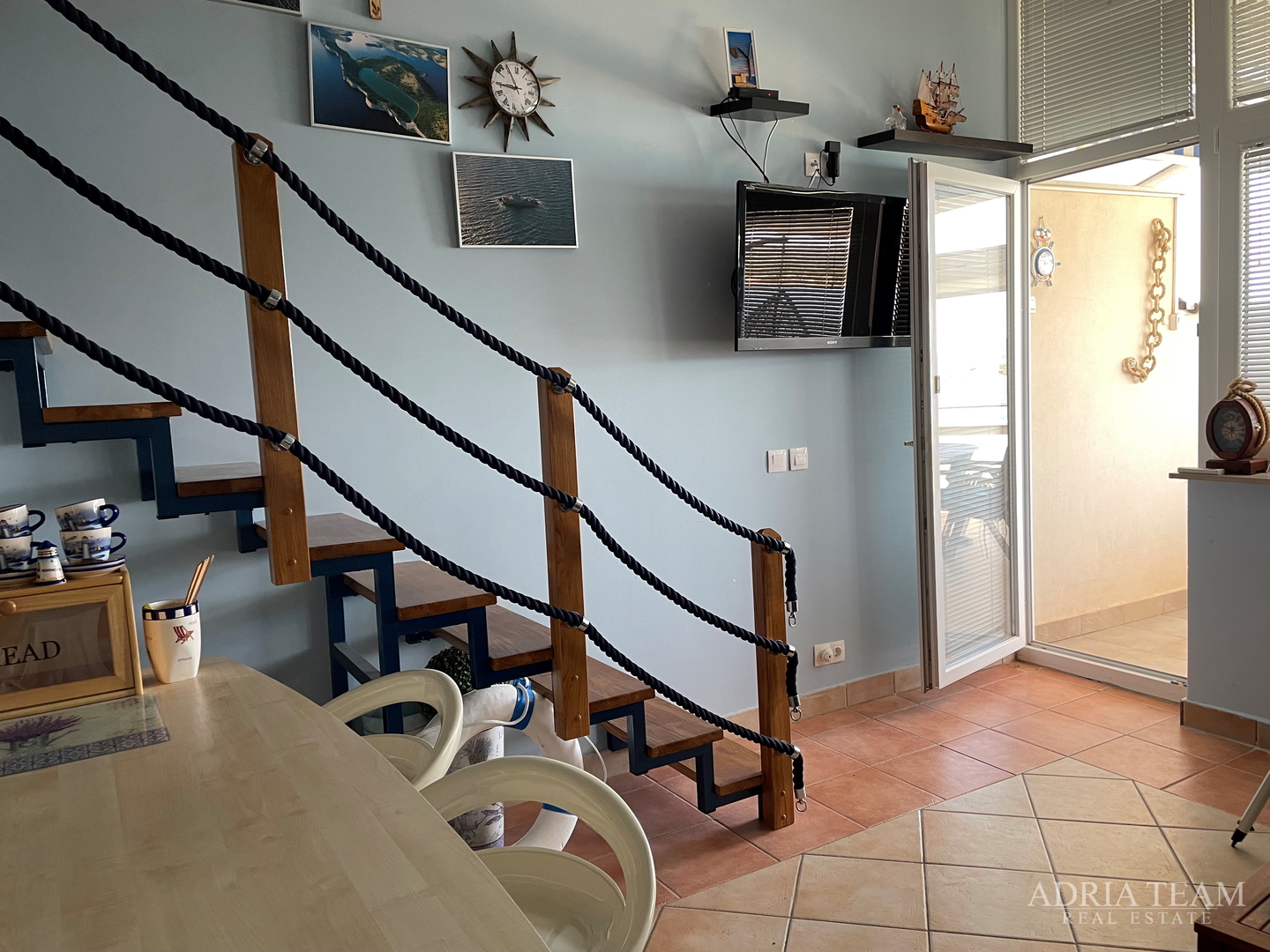 APARTMENT, 1ST ROW TO THE SEA, ON A BEAUTIFUL BEACH WITH BIG TERRACE - TURANJ