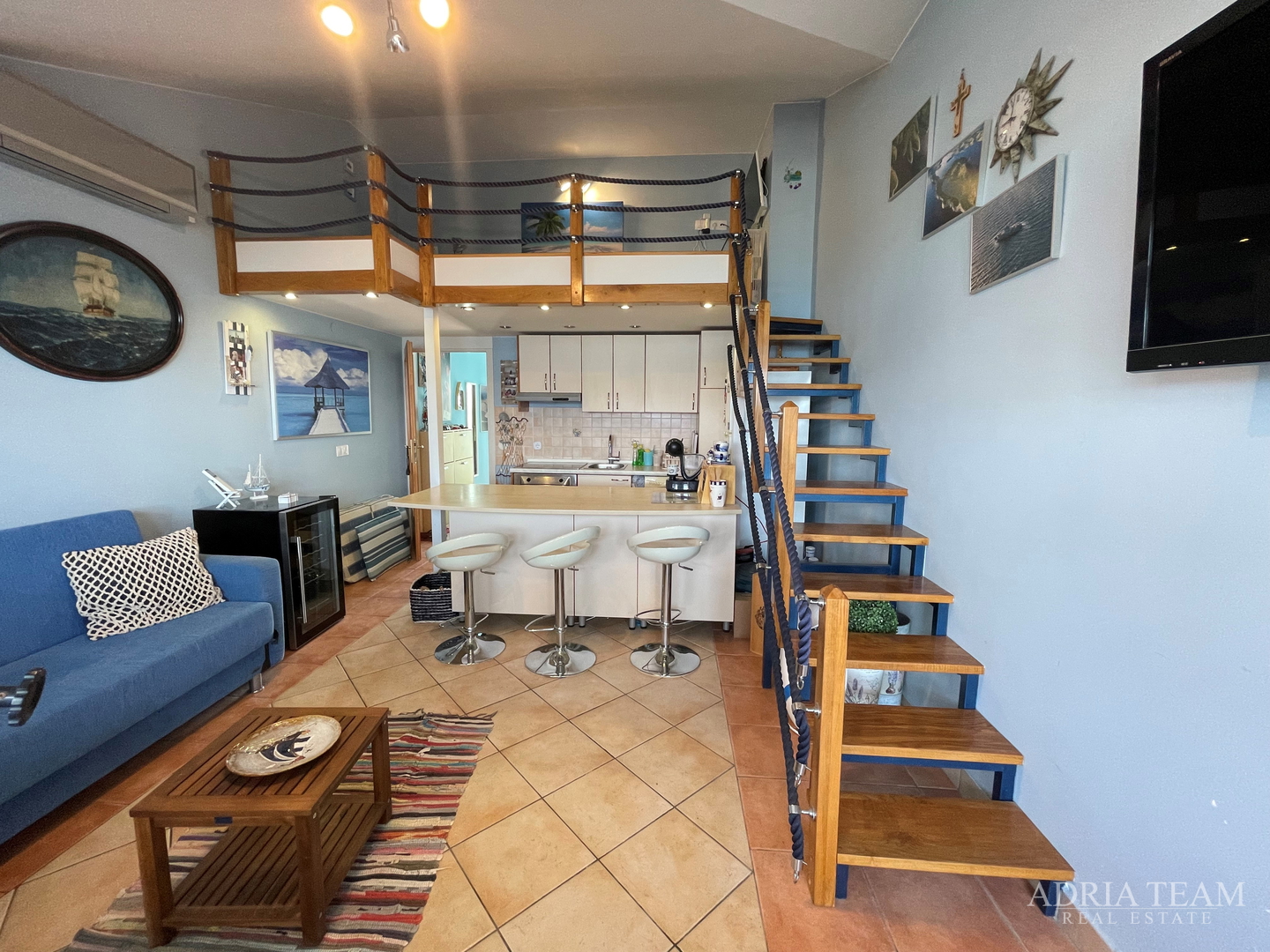 APARTMENT, 1ST ROW TO THE SEA, ON A BEAUTIFUL BEACH WITH BIG TERRACE - TURANJ