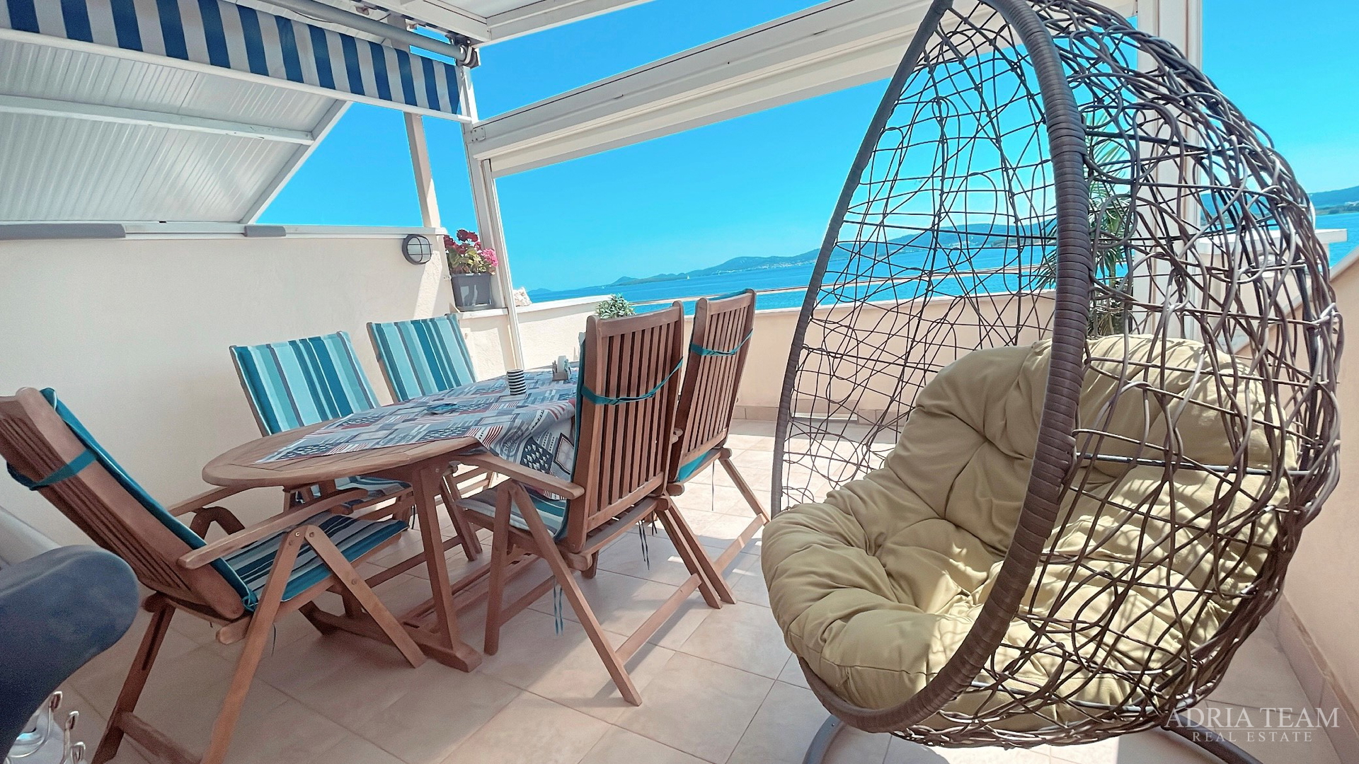 APARTMENT, 1ST ROW TO THE SEA, ON A BEAUTIFUL BEACH WITH BIG TERRACE - TURANJ